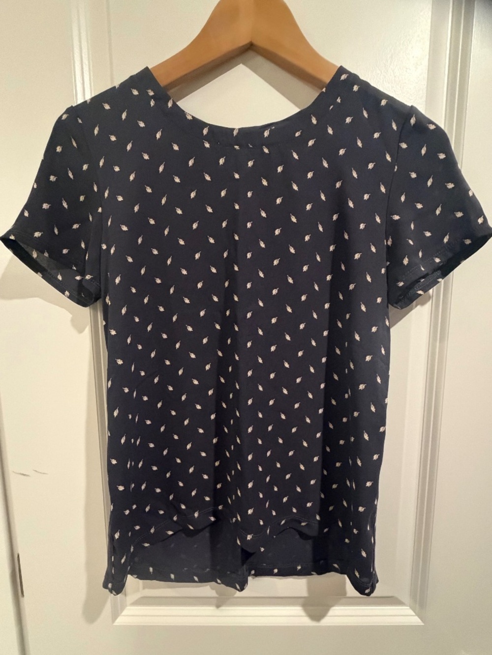 LOFT Mixed Media Petites XSP Navy Leaf Print Top